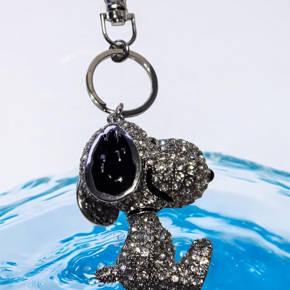 NEW Snoopy Peanuts Pave 3D Crystal Rhinestone Keychain Clip On Bag Charm 5" NWT - Picture 4 of 6